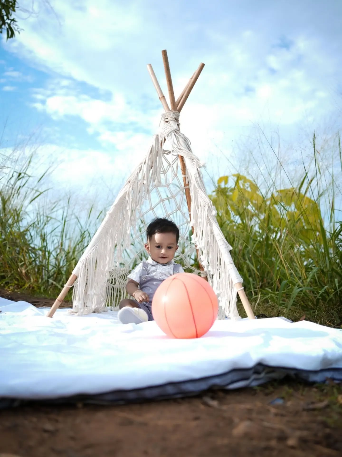 Little hands, big adventures, and memories that last forever! 🧸💙